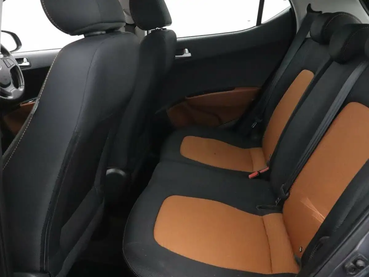 2016-hyundai-i10-12-premium-auto-big-22