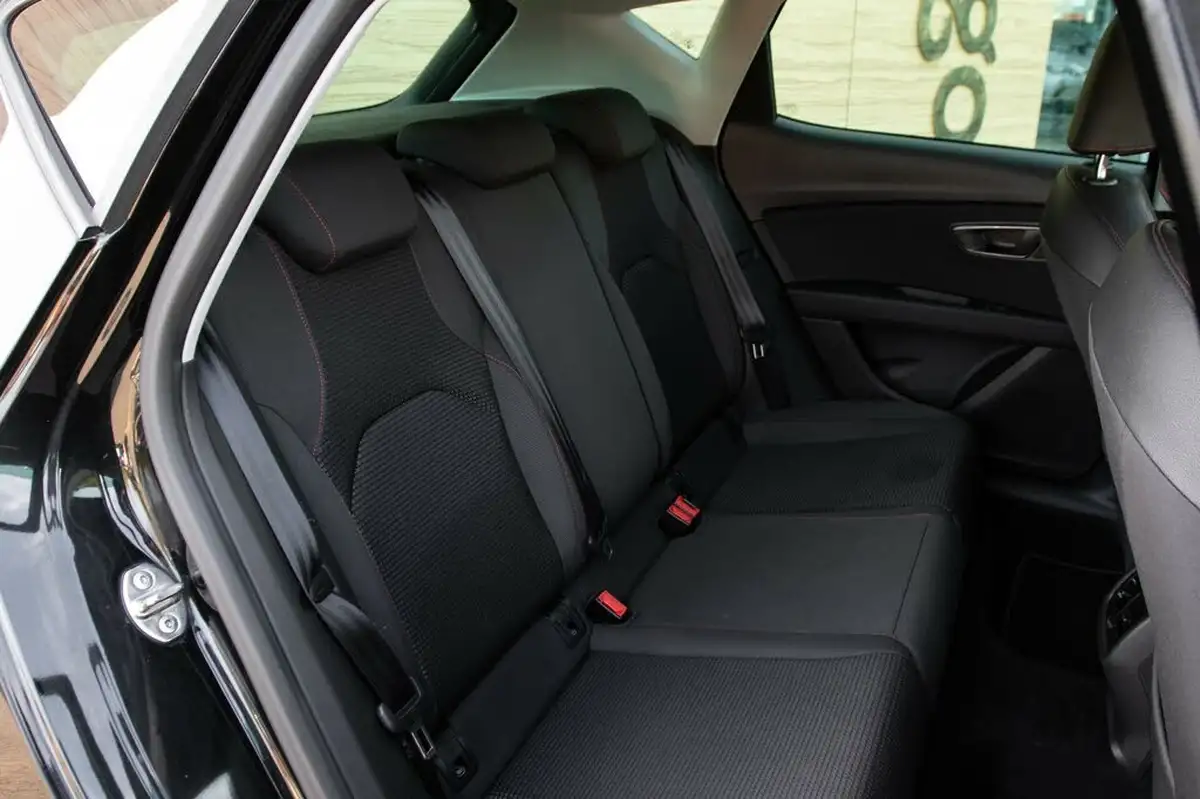 2018-seat-leon-14-tsi-fr-technology-hatchback-5d-big-33