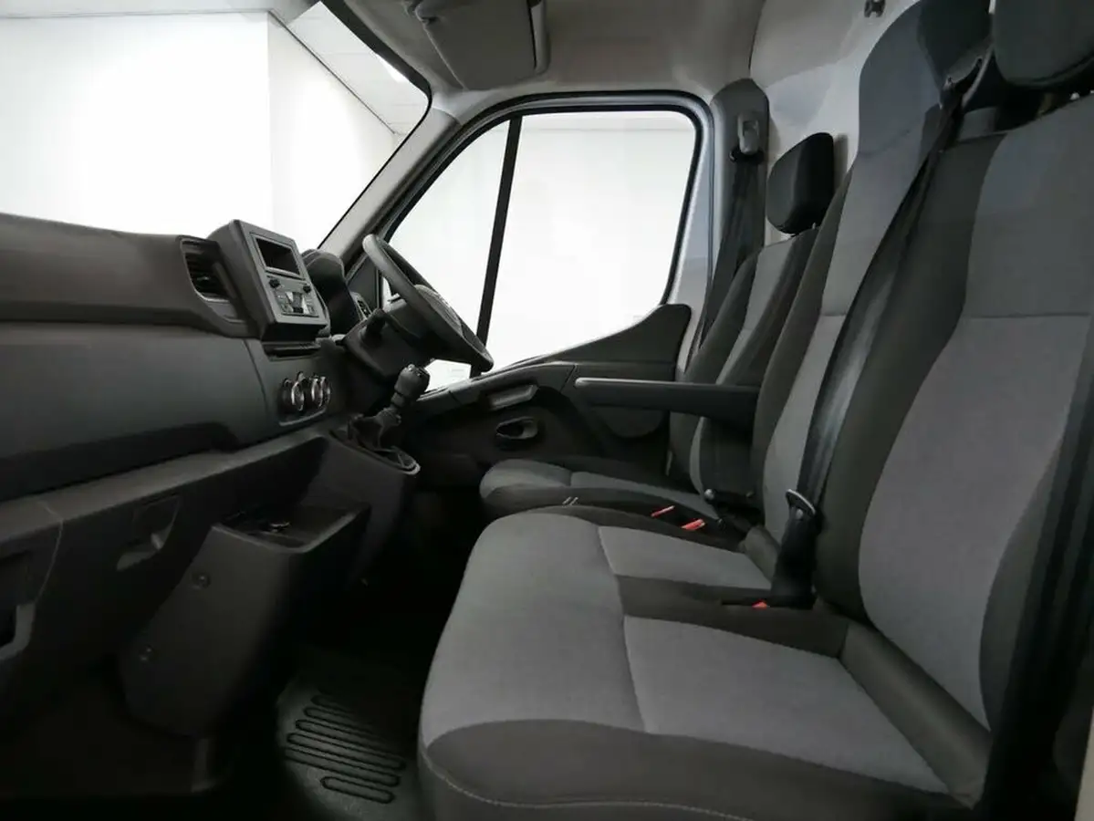 2024-nissan-interstar-23dci-f35-l3h2-acenta-135pseu6d-panel-van-big-14