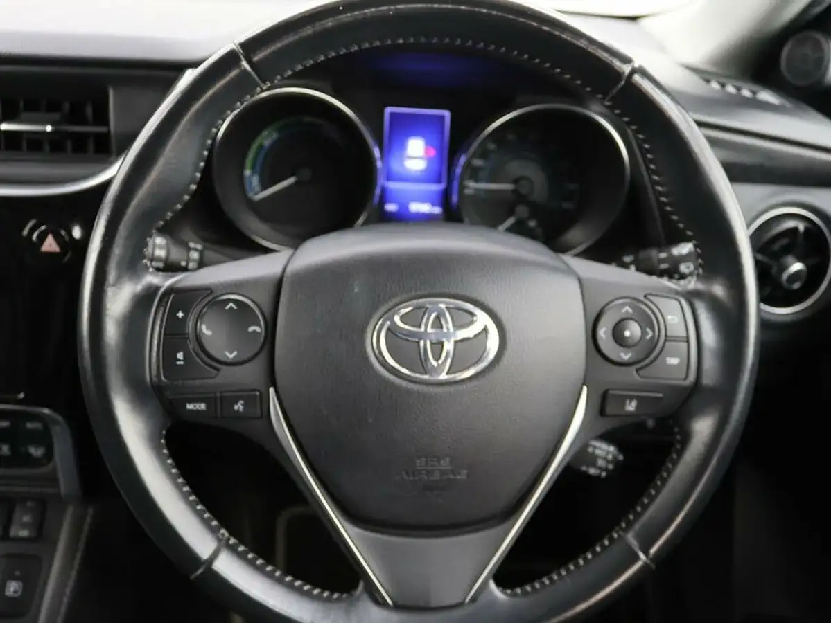 2018-toyota-auris-18-vvt-i-hsd-excel-pan-roof-hatchback-big-20