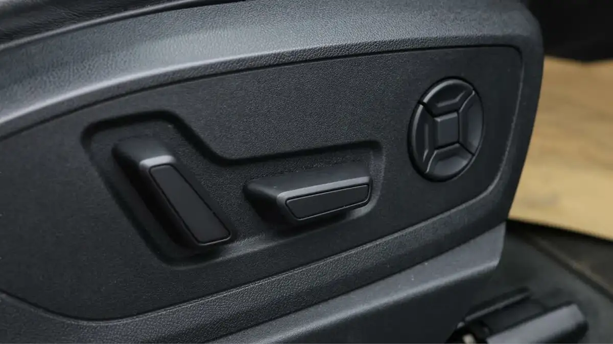 2021-audi-e-tron-50e-technik-station-wagon-big-21