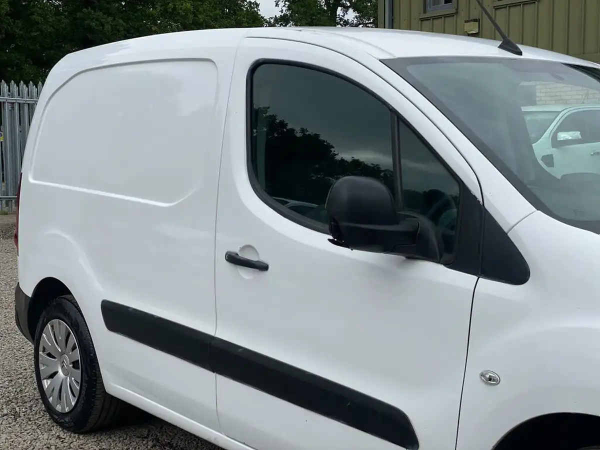 2018-citroen-berlingo-16td-l1625-enterprise-special-edition-panel-big-25
