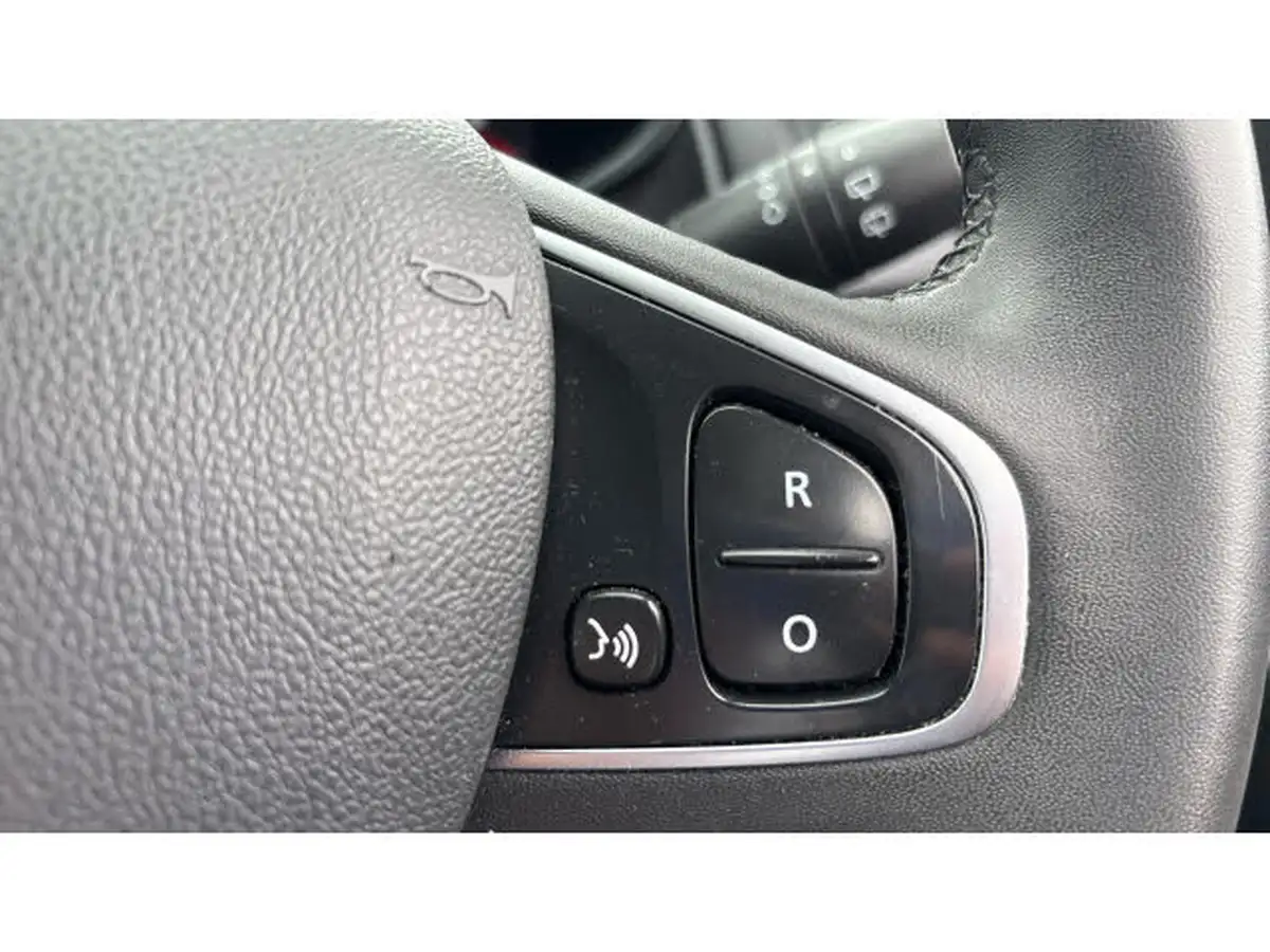 2018-renault-clio-09-tce-play-90ps-big-23