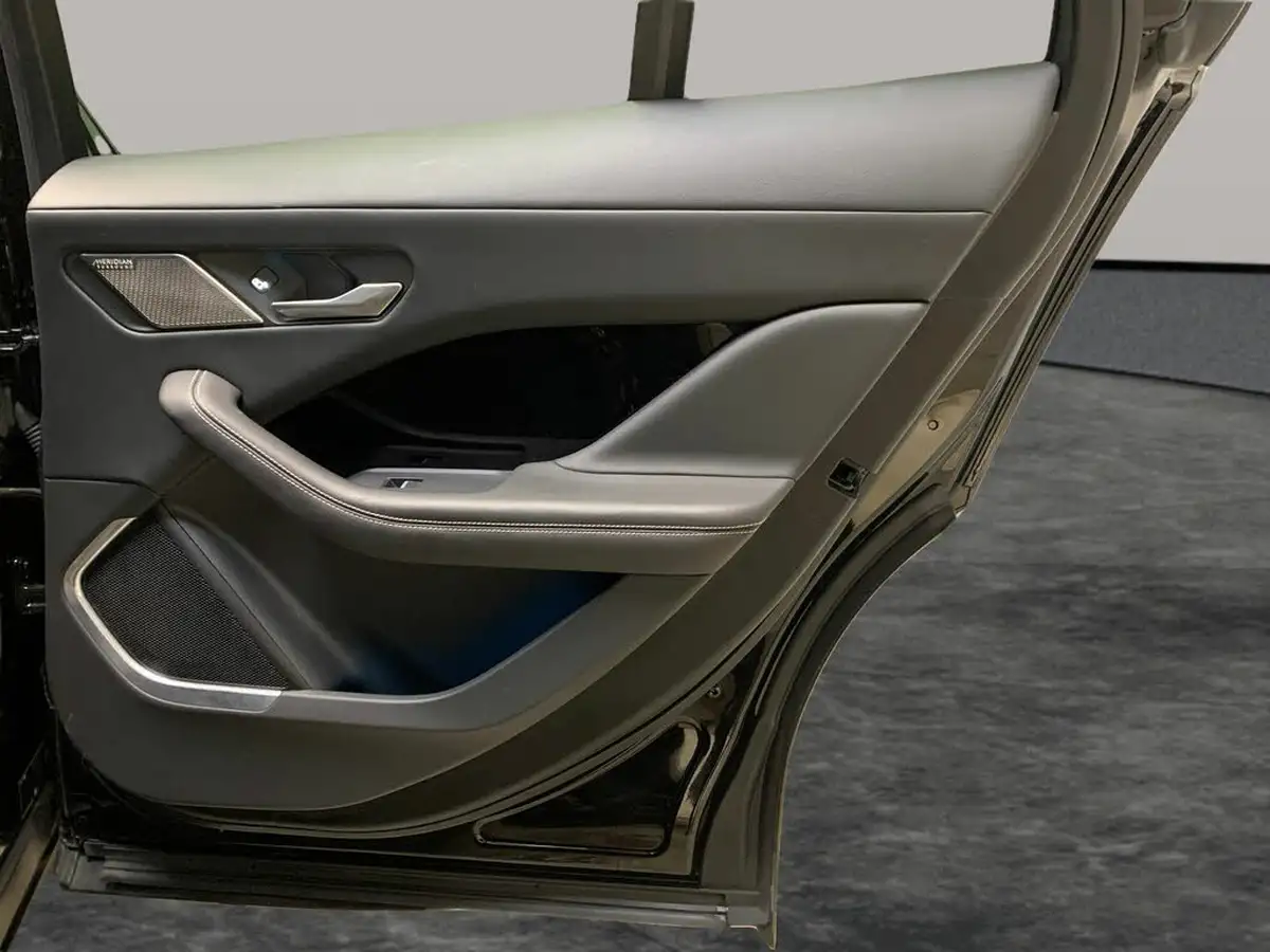 2021-jaguar-i-pace-ev400-hse-big-36