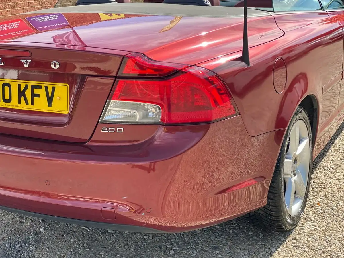 2010-volvo-c70-20td-se-lux-big-25