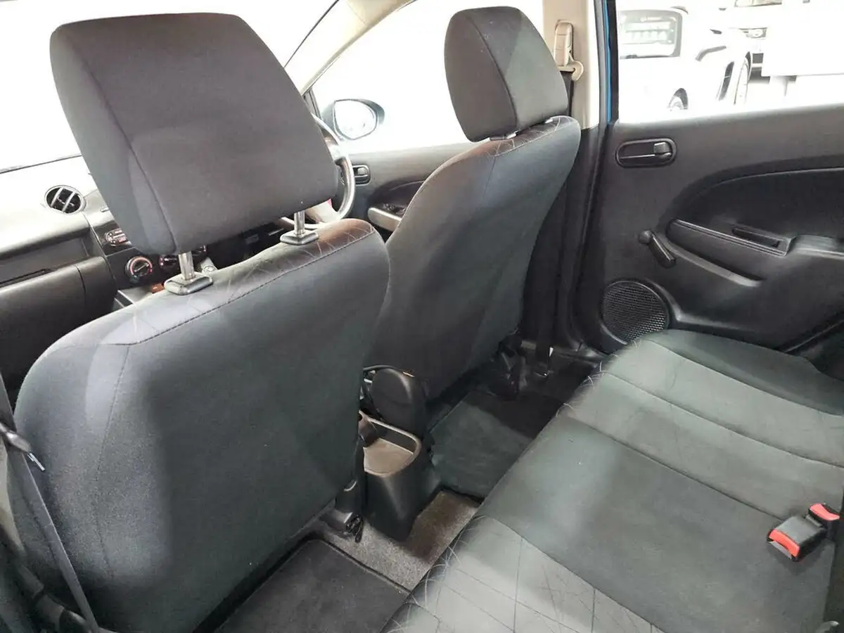 2013-mazda-mazda2-13-ts-air-con-big-21