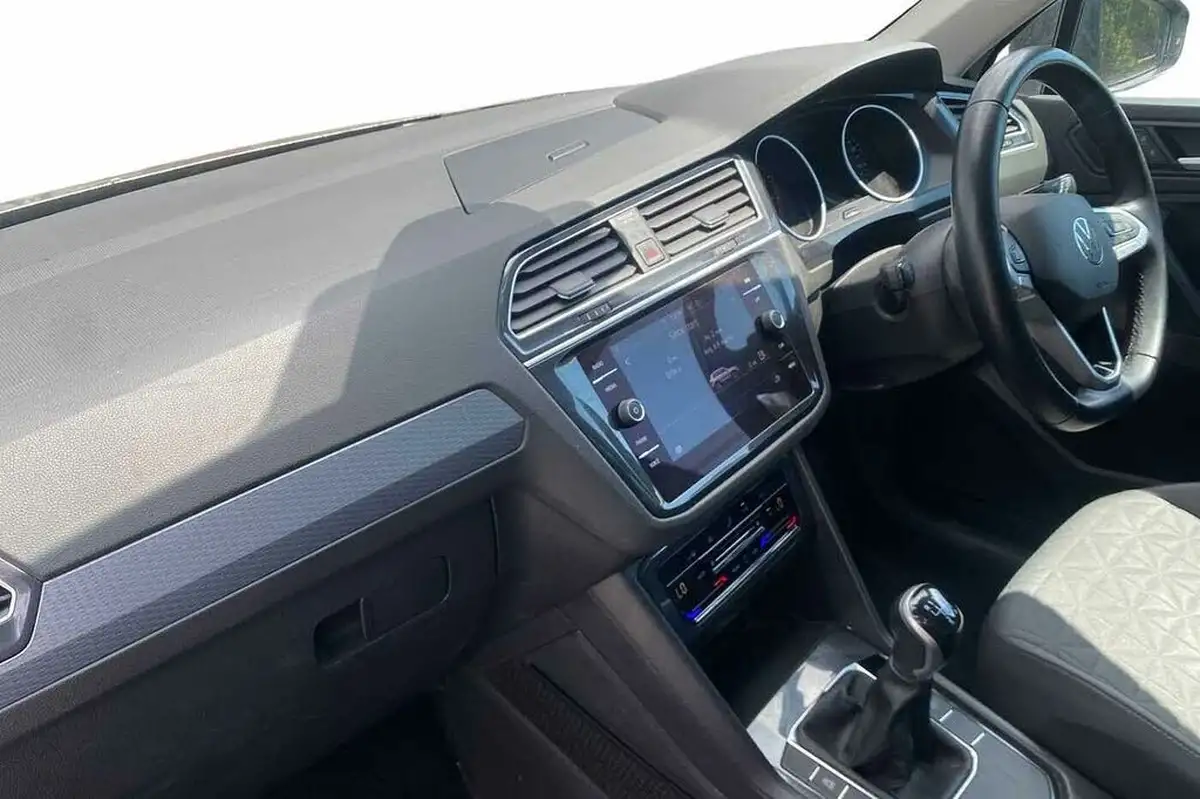2022-volkswagen-tiguan-15-tsi-life-150ps-big-1