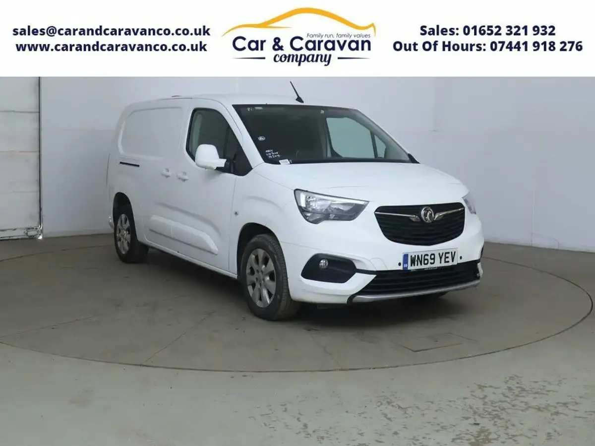 2020-vauxhall-combo-15cdti-le-nav-2300-l2h1-big-0
