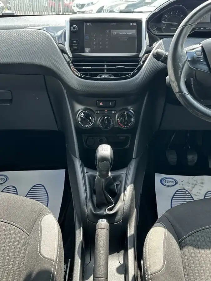 2016-peugeot-208-12-puretech-active-82bhp-3d-big-8