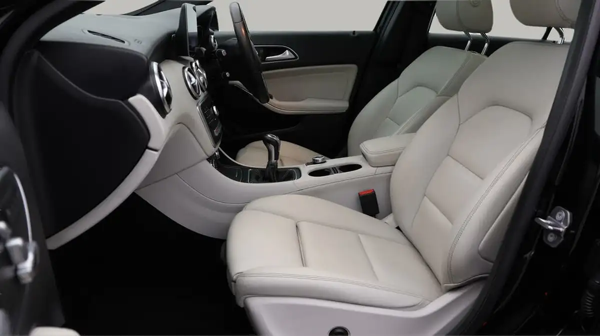 2018-mercedes-benz-a-class-16-a160-sport-premium-plusss-big-13