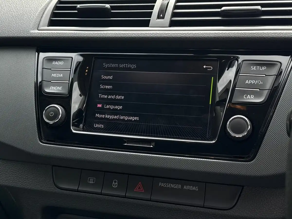 2019-skoda-fabia-10-mpi-s-ss-hatchback-big-28