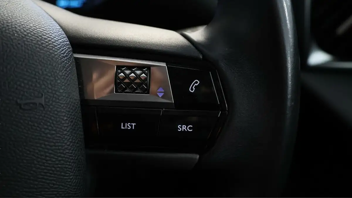 2021-ds-ds-3-crossback-e-tense-prestige-big-23