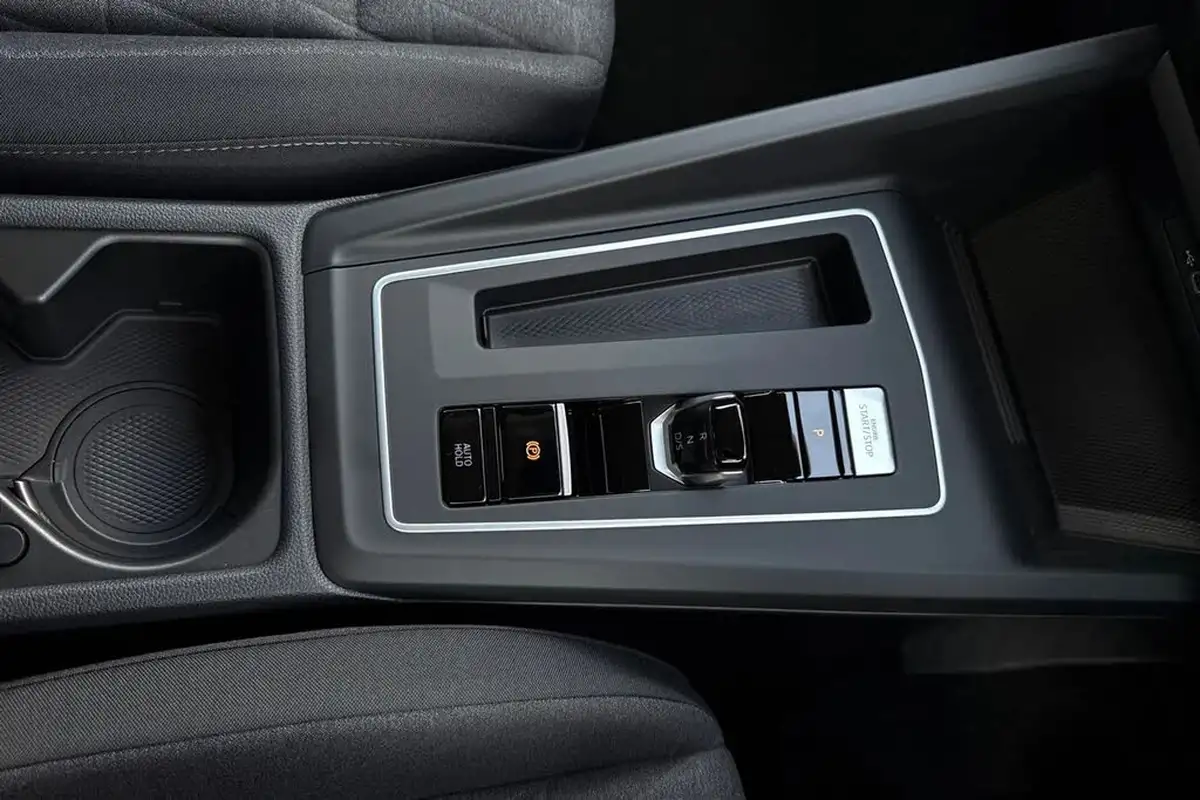 2025-volkswagen-golf-15-etsi-match-big-22