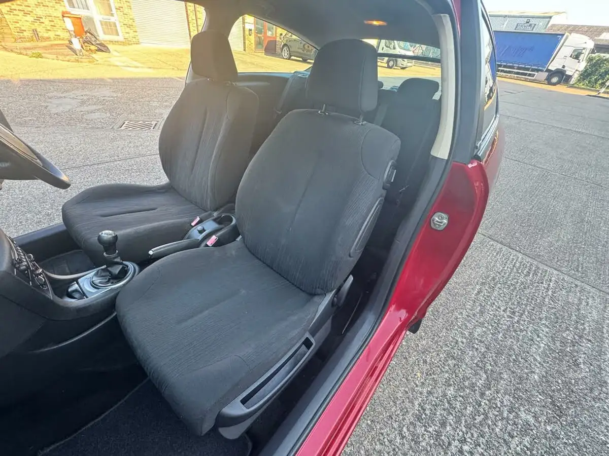 2009-citroen-c4-16-vtr-coupe-3d-1587cc-big-37