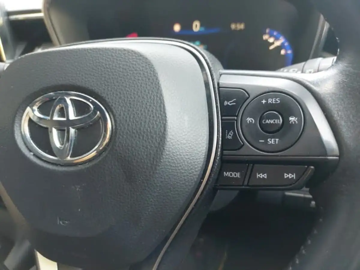2022-toyota-corolla-18-vvt-i-icon-120bhp-trk-hatchback-5d-big-15