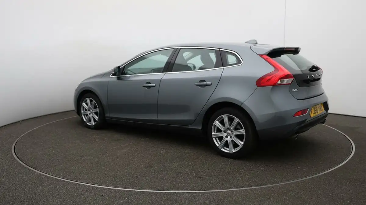 2018-volvo-v40-15-t3-inscription-big-33