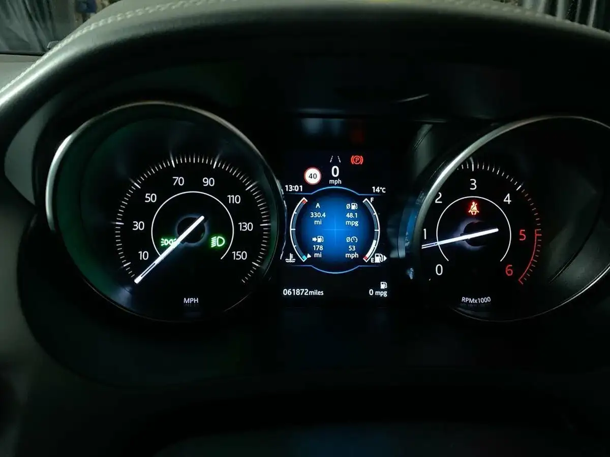 2019-jaguar-e-pace-20-i4d-r-dynamic-s-150ps-big-22