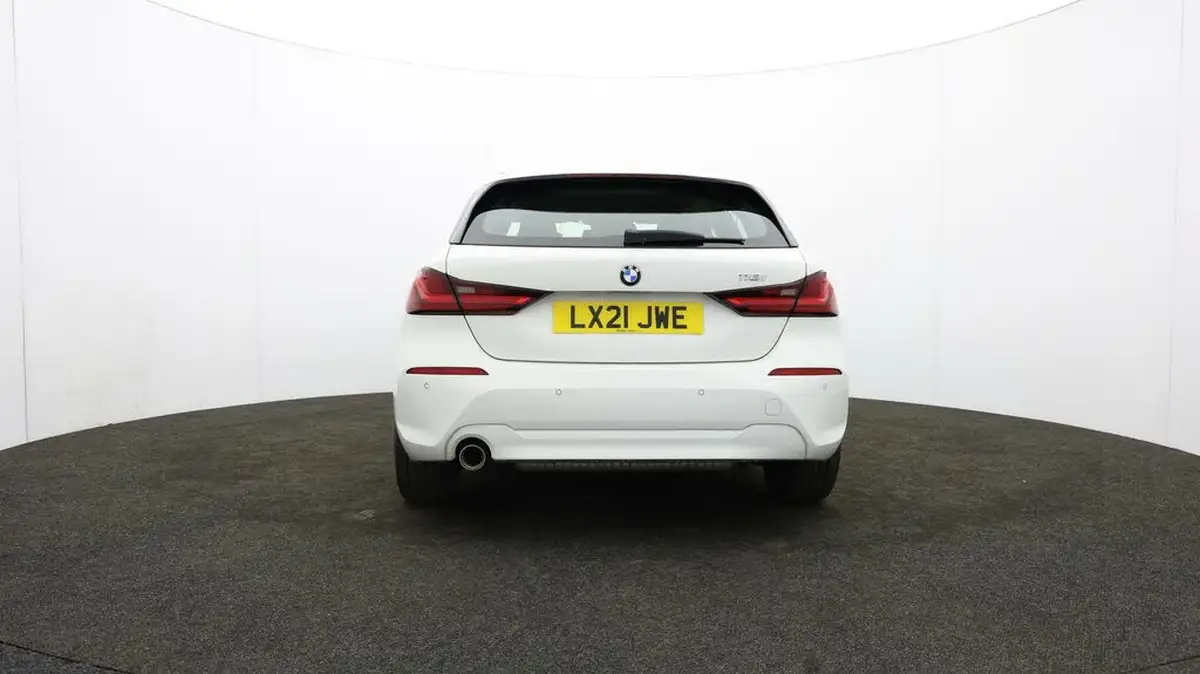 2021-bmw-1-series-15-118i-se-lcp-big-52