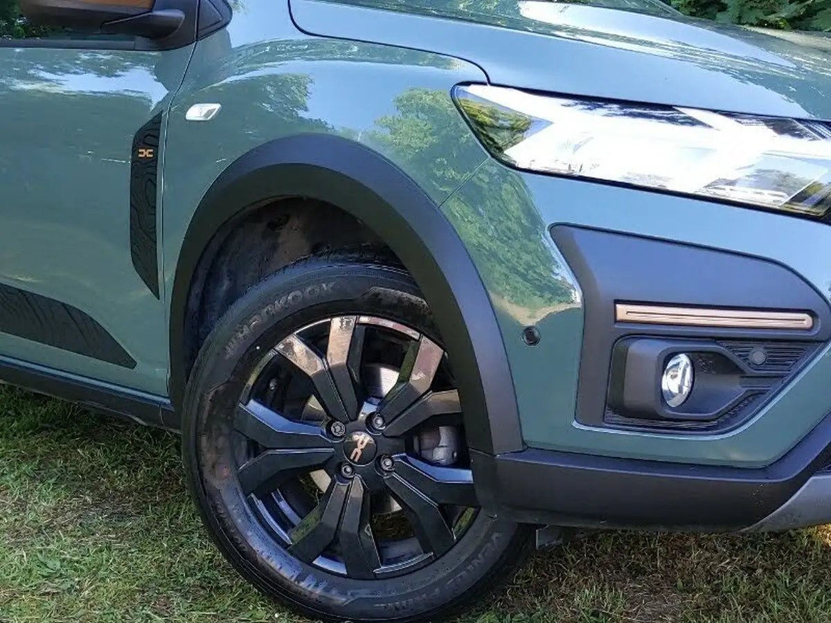 2024-dacia-sandero-stepway-10-tce-extreme-90bhp-big-8