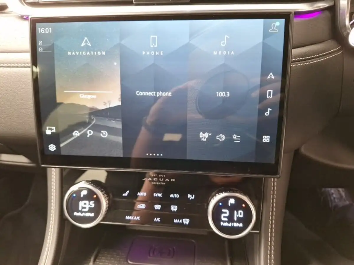 2022-jaguar-f-pace-20-p250-r-dynamic-black-big-14