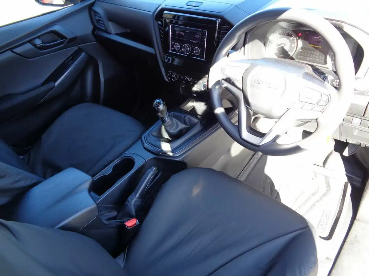 2023-isuzu-d-max-19td-utility-4x4-double-rear-differential-lock-big-5