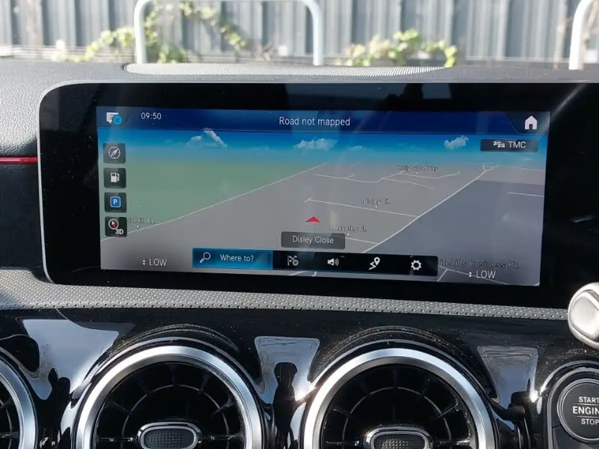 2019-mercedes-benz-a-class-13-a200-amg-line-executive-hatchback-5d-7g-dct-big-10