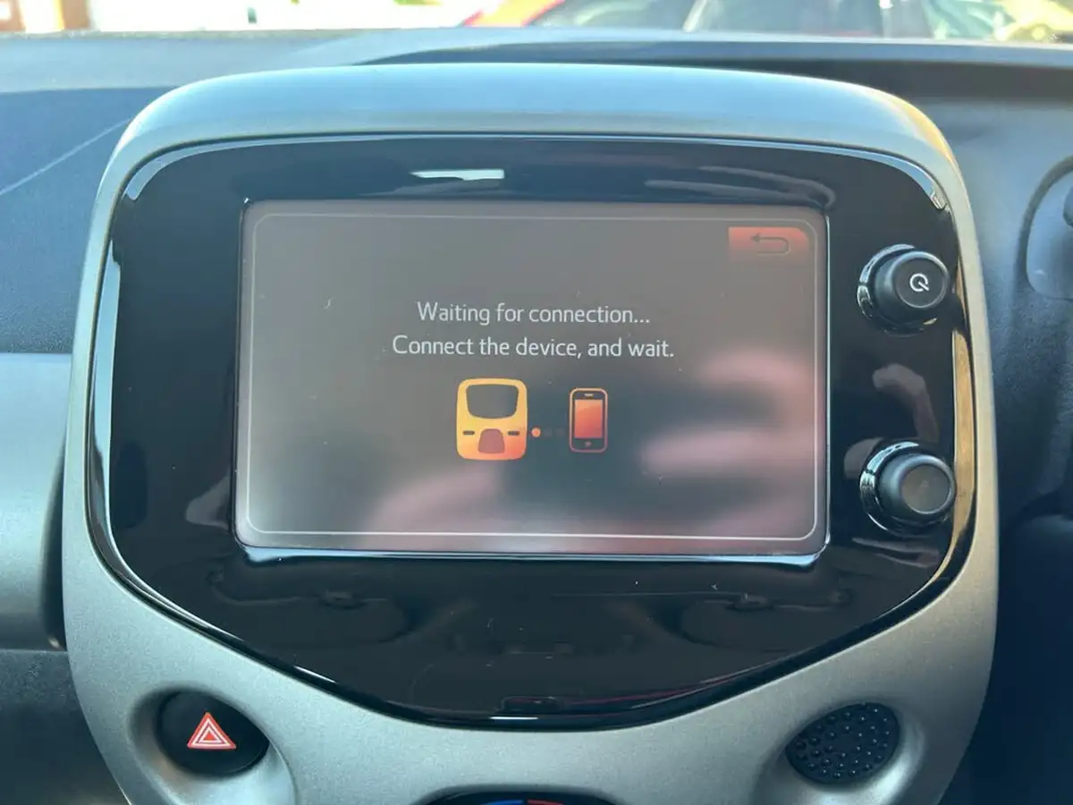 2015-citroen-c1-10-vti-feel-3d-big-17