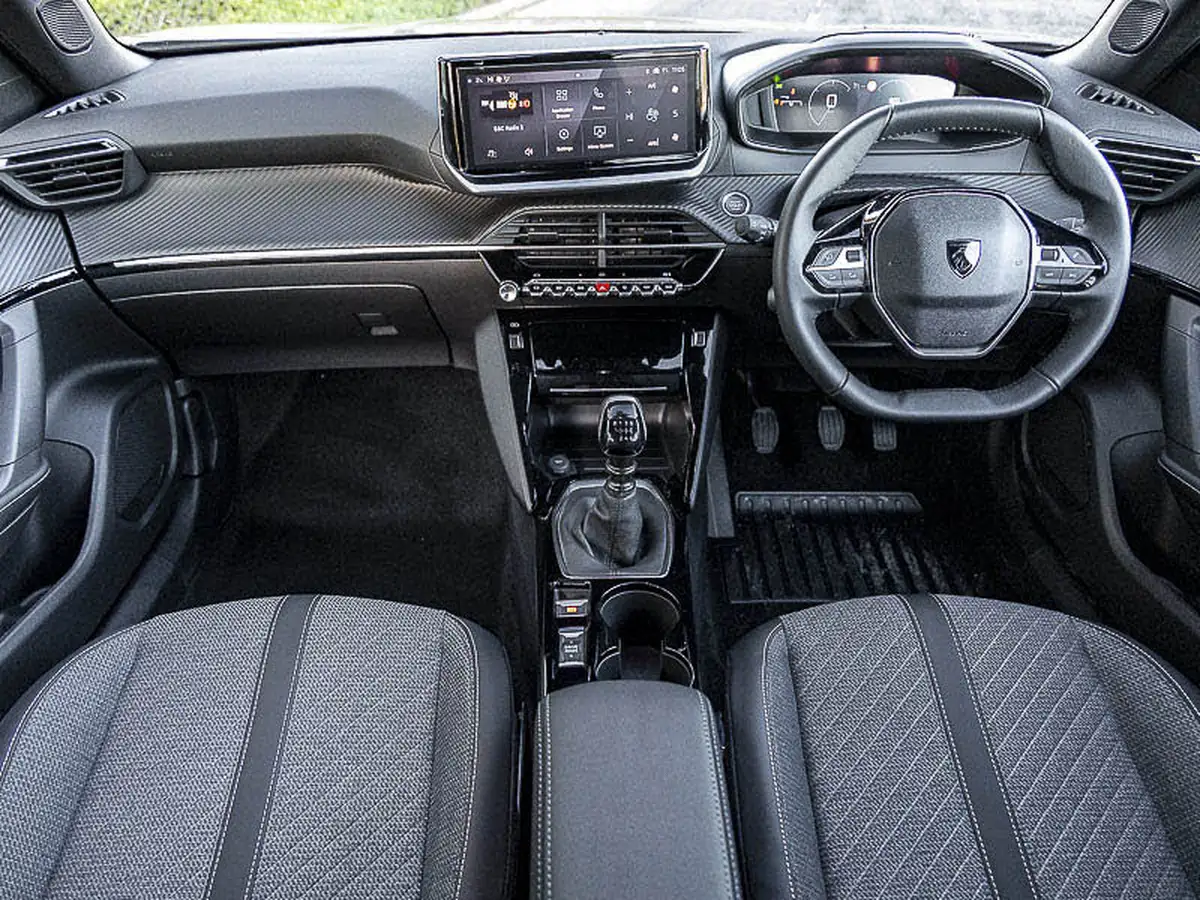 2025-peugeot-2008-suv-12-puretech-allure-130ps-big-2