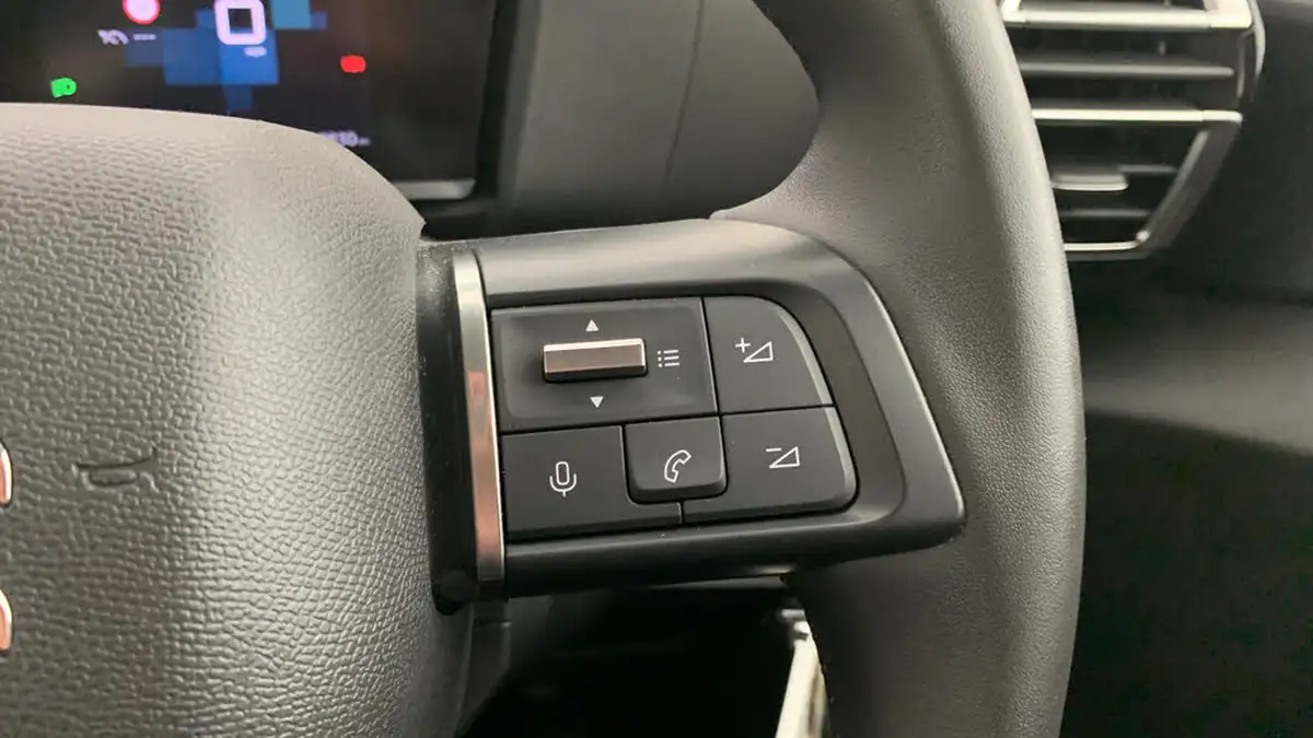 2023-citroen-c4-12-puretech-sense-big-17