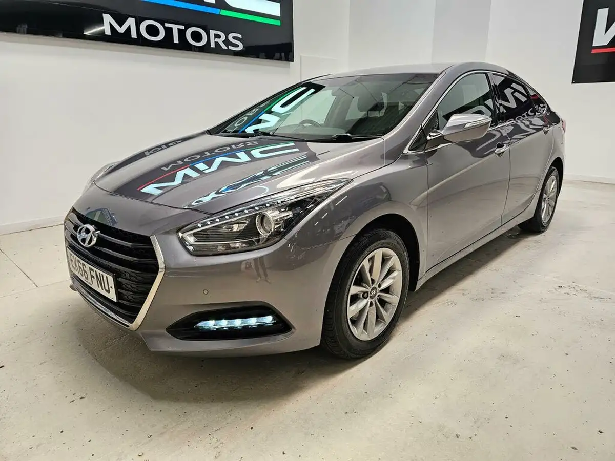 2016-hyundai-i40-17crdi-se-nav-141ps-saloon-4d-big-4