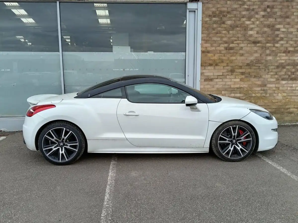 2015-peugeot-rcz-16-r-big-1