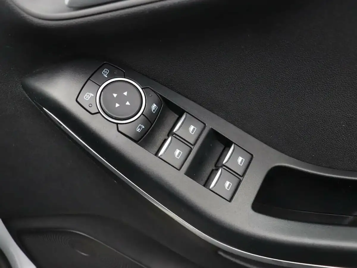 2019-ford-fiesta-10t-active-x-125ps-big-22
