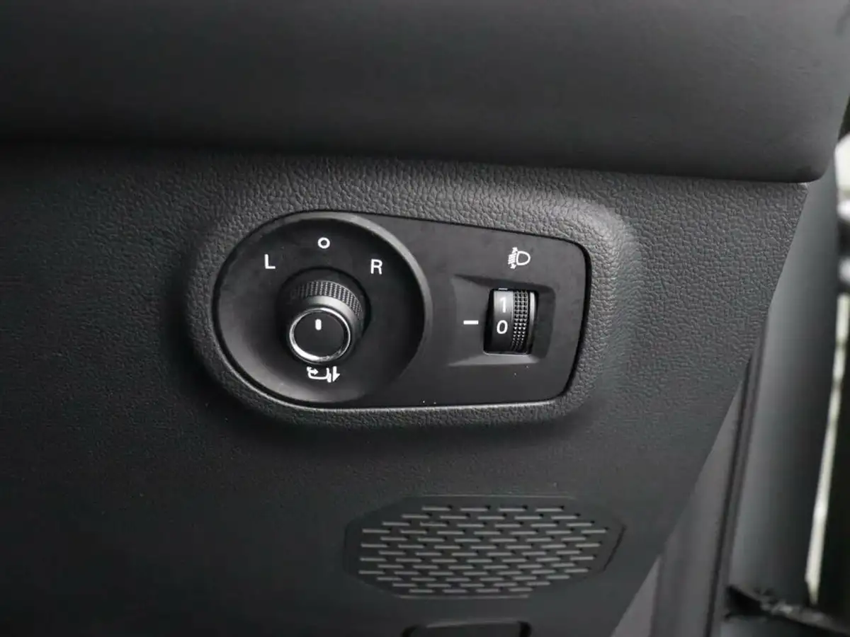 2023-mg-zs-suv-e-trophy-connect-ev-156ps-long-range-big-39
