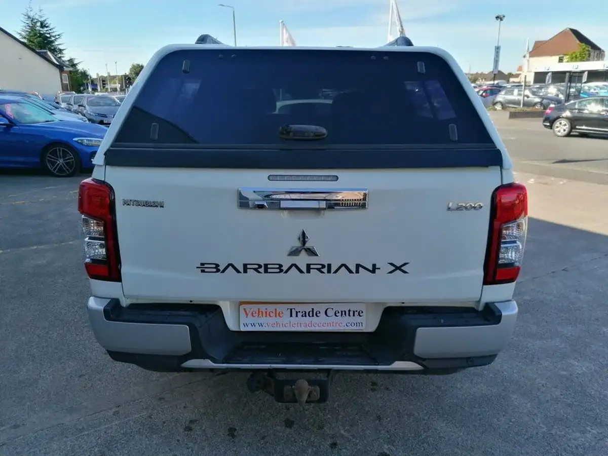 2020-mitsubishi-l200-22di-d-barbarian-x-big-4