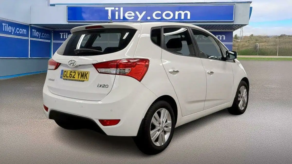 2013-hyundai-ix20-16-style-123bhp-big-4