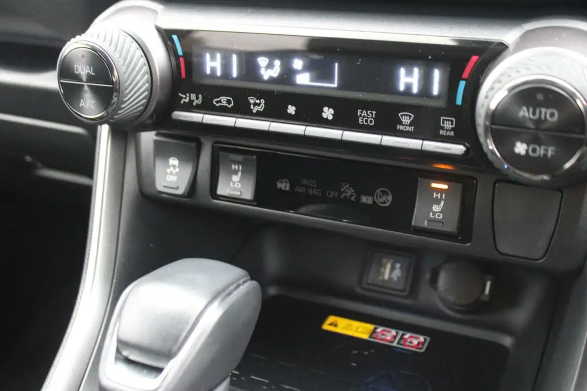 2024-toyota-rav4-25-vvt-i-gr-sport-302bhp-plug-in-big-24