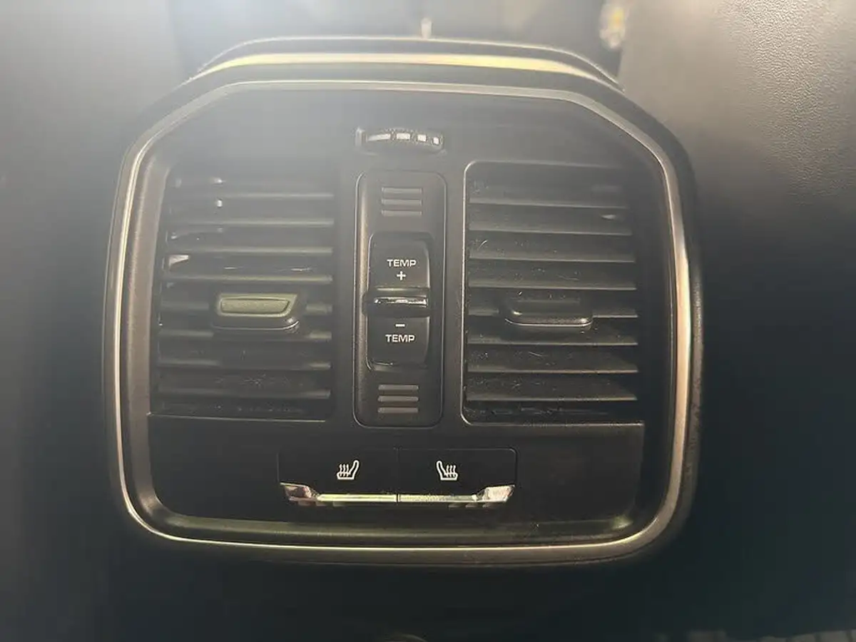 2018-porsche-macan-30-gts-big-25