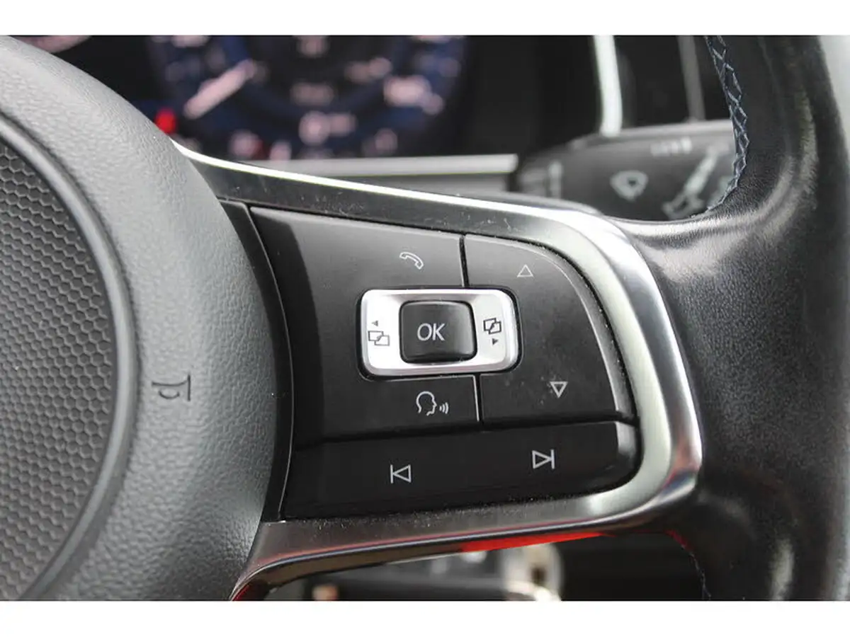 2017-volkswagen-golf-14-tsi-gte-advance-ss-big-21