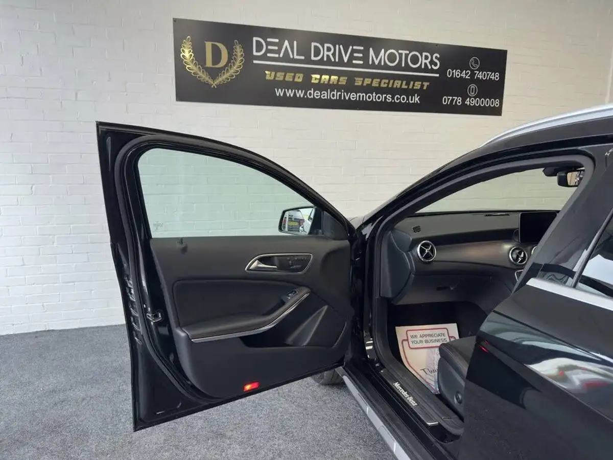 2017-mercedes-benz-gla-class-21d-gla-220d-amg-line-premium-plusss-big-15
