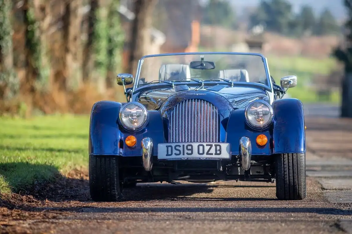 2019-morgan-roadster-37-big-3