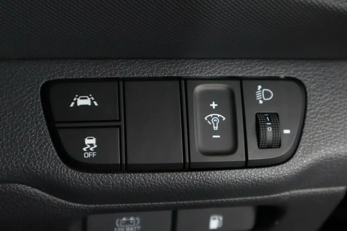 2021-hyundai-ioniq-16-gdi-premium-hybrid-big-23