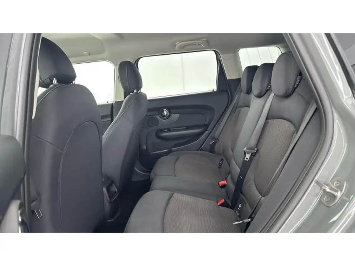 2021-mini-clubman-15-cooper-classic-big-40