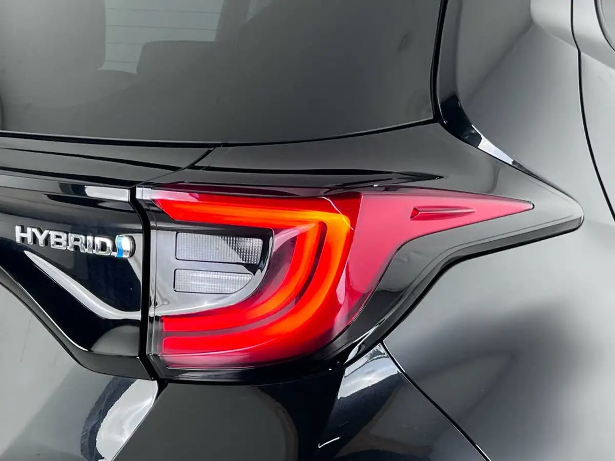 2022-toyota-yaris-15-vvt-i-design-big-9