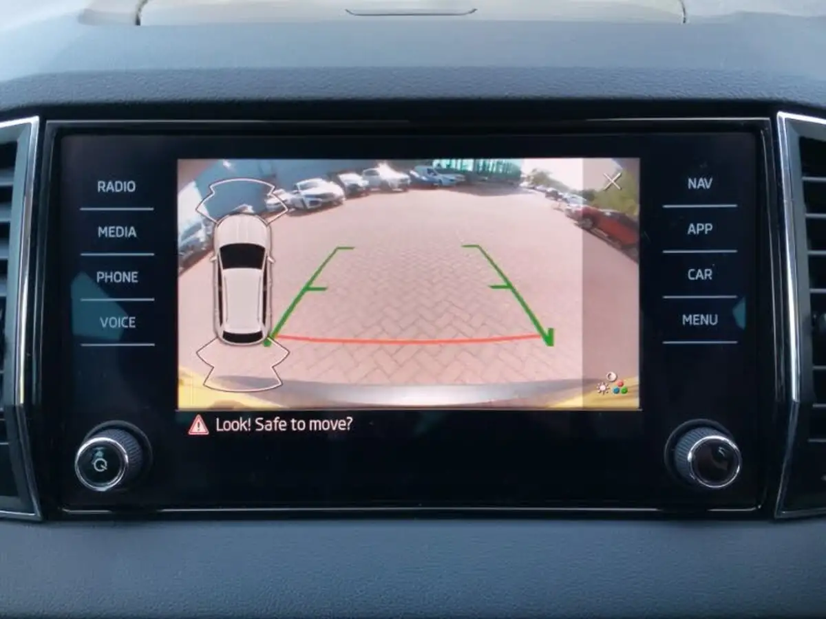 2022-skoda-karoq-15-tsi-se-drive-big-9