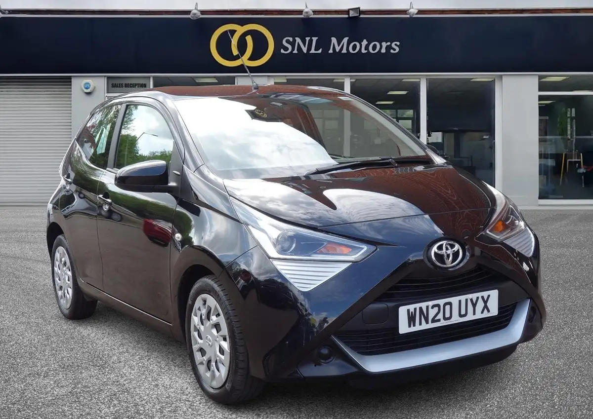 2020-toyota-aygo-10-vvt-i-x-play-big-1