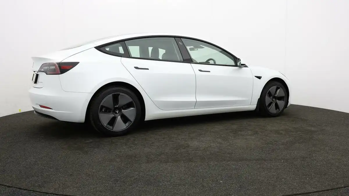 2021-tesla-model-3-e-long-range-4x4-big-35