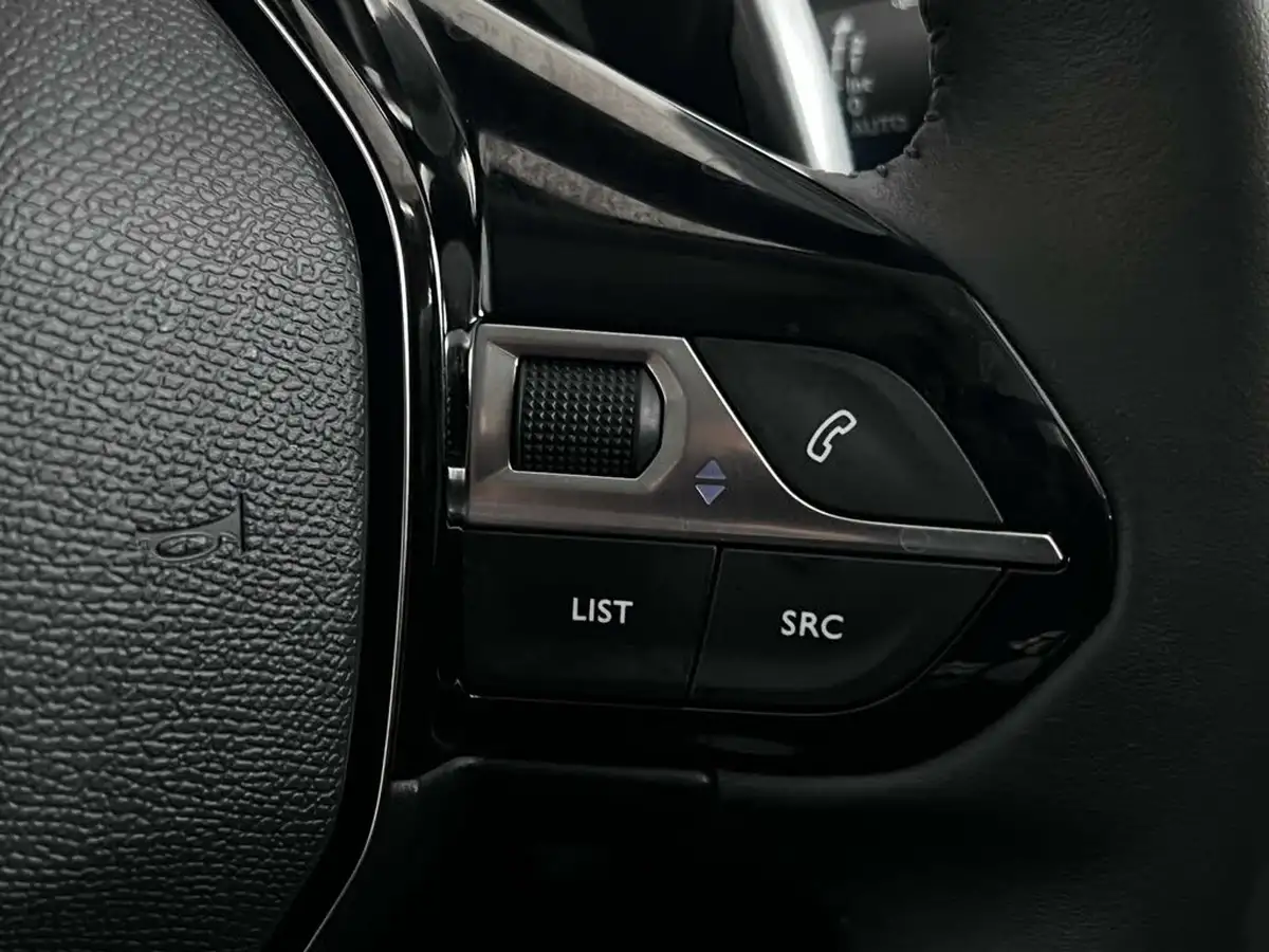 2022-peugeot-2008-suv-12-puretech-allure-premium-130bhp-eat8-big-24