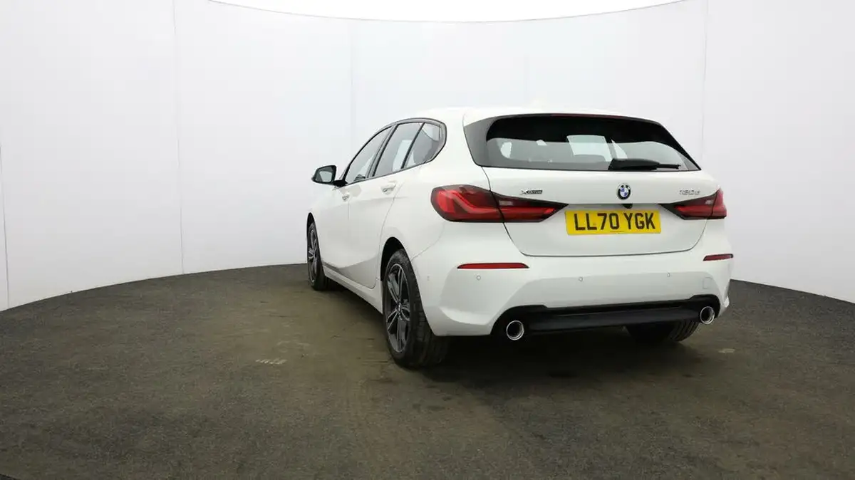 2021-bmw-1-series-20td-120d-xdrive-sport-lcp-big-30