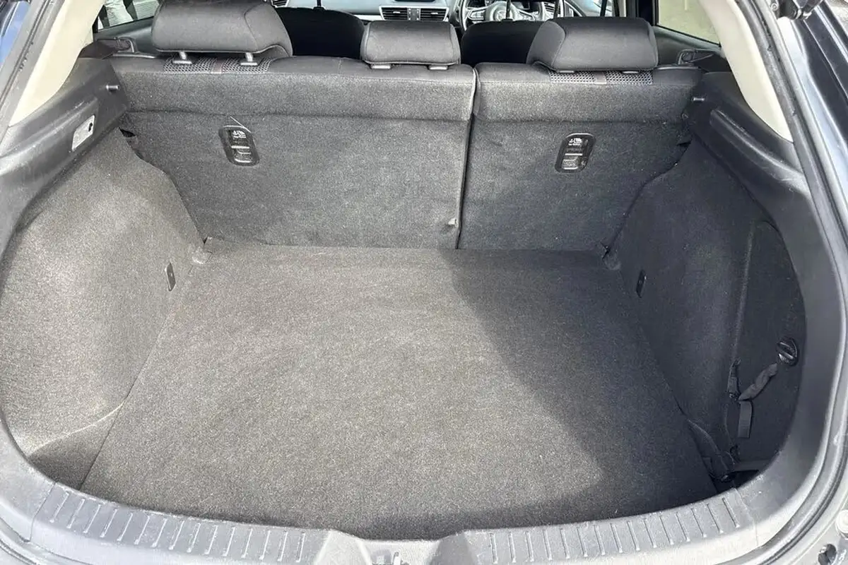 2017-mazda-mazda3-20-se-l-nav-hatchback-5d-big-5