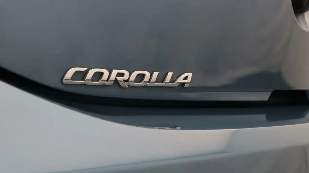 2022-toyota-corolla-18-vvt-i-icon-120bhp-trk-hatchback-5d-big-20
